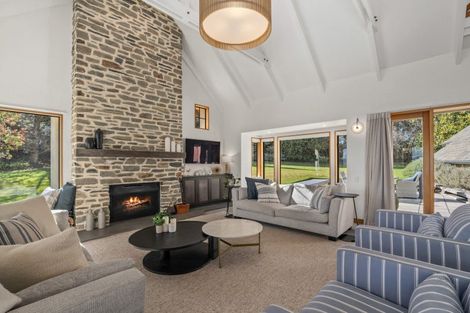 Photo of property in 186 Beacon Point Road, Wanaka, 9305