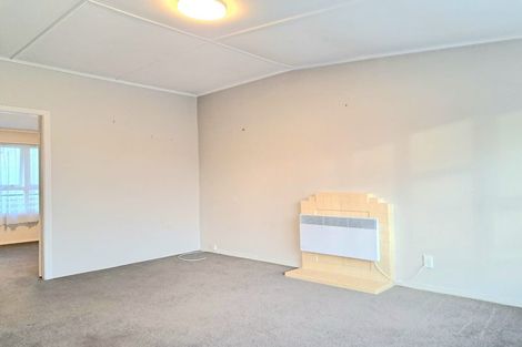 Photo of property in 33 Queen Street, Upper Hutt Central, Upper Hutt, 5018