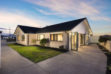 Photo of property in 16 Kapuka Street, Papamoa Beach, Papamoa, 3118