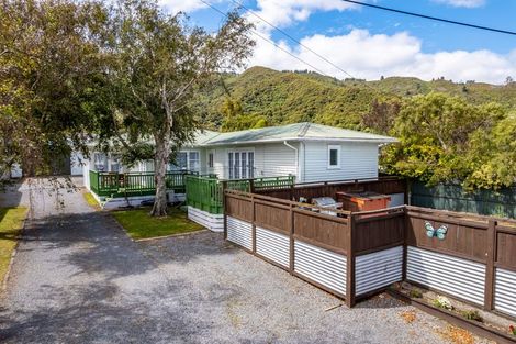 Photo of property in 51 Russell Road, Wainuiomata, Lower Hutt, 5014