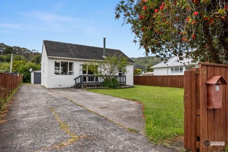 Photo of property in 82 Hewer Crescent, Naenae, Lower Hutt, 5011