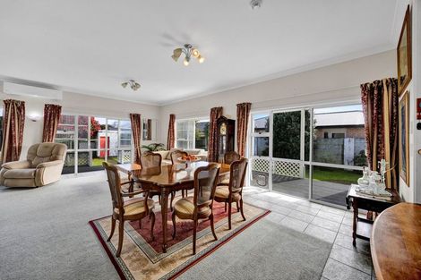 Photo of property in 17 Albion Street, Hawera, 4610