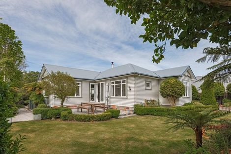 Photo of property in 22 Queen Street, Westport, 7825