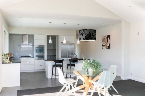 Photo of property in 155 Arataki Road, Havelock North, 4130