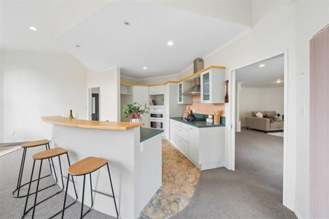 Photo of property in 23 Amesbury Drive, Churton Park, Wellington, 6037