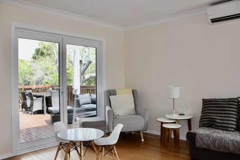 Photo of property in 56 Taipari Road, Te Atatu Peninsula, Auckland, 0610