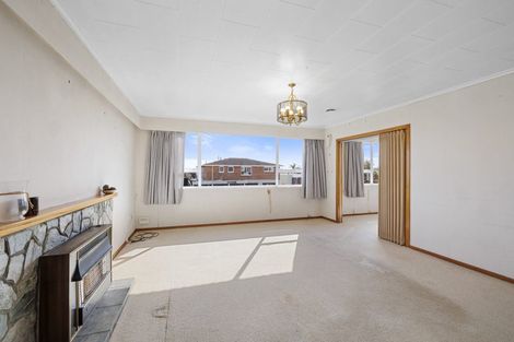 Photo of property in 11 Cumberland Street, Merrilands, New Plymouth, 4312