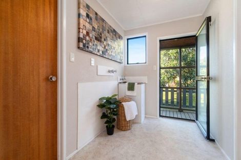 Photo of property in 16 Taikata Road, Te Atatu Peninsula, Auckland, 0610