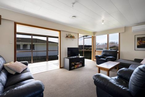 Photo of property in 49 Nevada Drive, Merrilands, New Plymouth, 4312