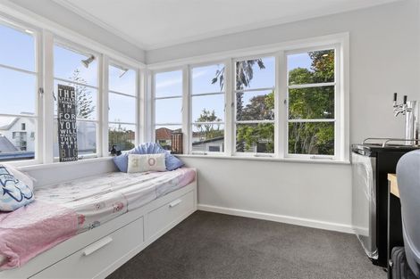 Photo of property in 1/84 Birkenhead Avenue, Birkenhead, Auckland, 0626