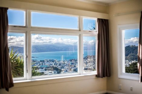 Photo of property in 15 Connaught Terrace, Brooklyn, Wellington, 6021