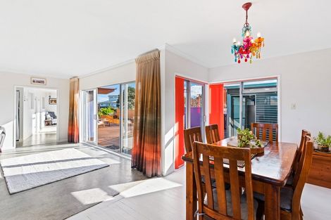 Photo of property in 9 Mahana Road, Paraparaumu Beach, Paraparaumu, 5032