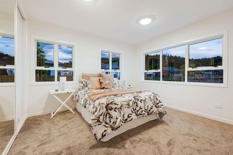 Photo of property in 5 Duchess Way, Riverhead, 0820