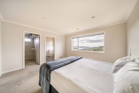 Photo of property in 18 Milford Street, Aotea, Porirua, 5024