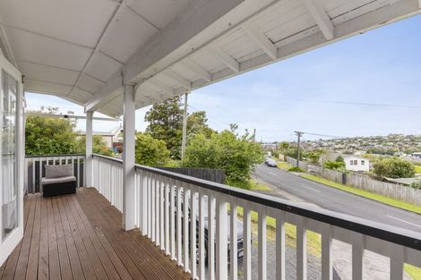 Photo of property in 18 Penton Road, Stanmore Bay, Whangaparaoa, 0932