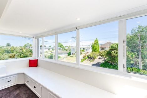 Photo of property in 12 Gray Avenue, Paraparaumu Beach, Paraparaumu, 5032