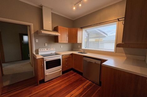 Photo of property in 17 Howard Road, Taradale, Napier, 4112