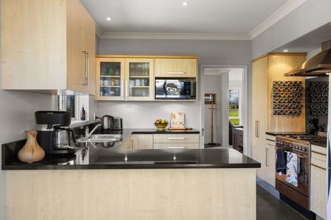 Photo of property in 54 Willowview Drive, Redwood, Christchurch, 8051