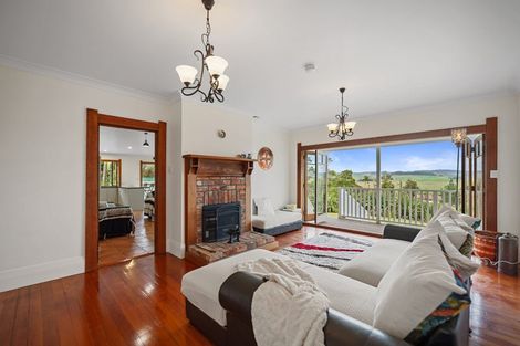 Photo of property in 376 Mangakura Road, Helensville, 0875