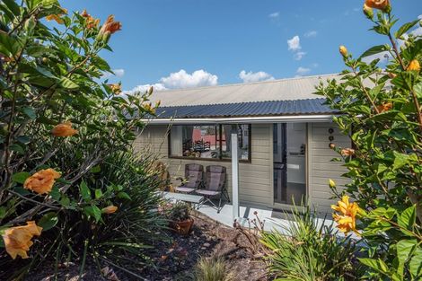 Photo of property in 12 Da Vinci Place, West Harbour, Auckland, 0618
