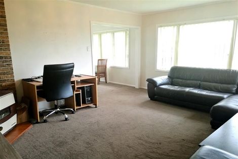Photo of property in 11 Strid Road, Te Atatu South, Auckland, 0610