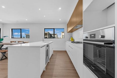 Photo of property in 2 Irwin Lane, Windsor Park, 0632