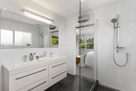 Photo of property in 14 Aberdeen Road, Campbells Bay, Auckland, 0620