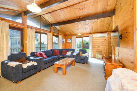 Photo of property in 9 Alma Place, Milson, Palmerston North, 4414