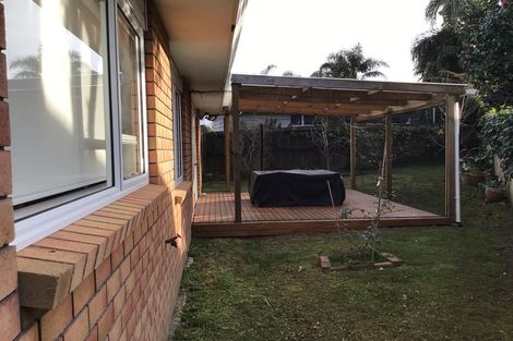 Photo of property in 11 Gloria Avenue, Te Atatu Peninsula, Auckland, 0610
