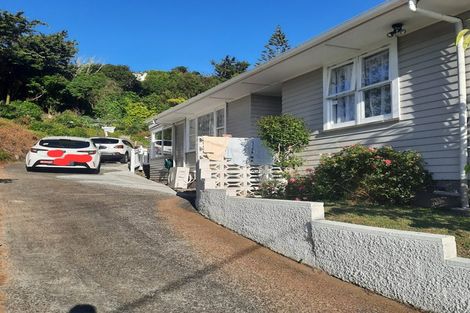 Photo of property in 56 Kenmore Street, Newlands, Wellington, 6037