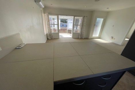 Photo of property in 2/11 Winscombe Street, Belmont, Auckland, 0622