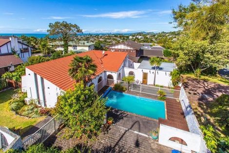 Photo of property in 349 East Coast Road, Mairangi Bay, Auckland, 0630