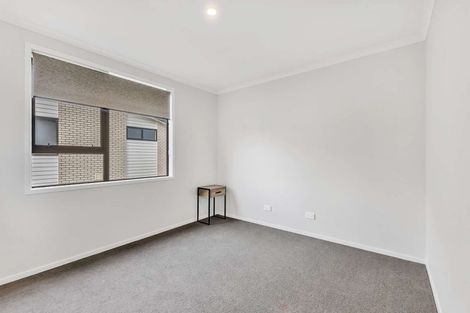 Photo of property in 27 Discovery Place, Marfell, New Plymouth, 4310