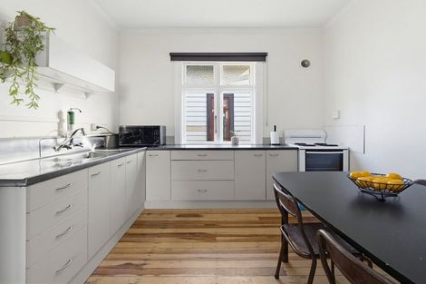 Photo of property in 12 Lyndhurst Street, Takaro, Palmerston North, 4412