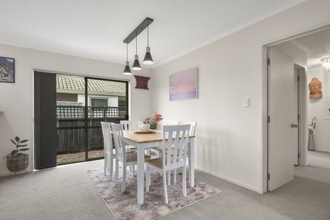 Photo of property in 1/919 Whangaparaoa Road, Manly, Whangaparaoa, 0930