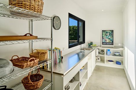 Photo of property in 4 Caughley Grove, Karori, Wellington, 6012