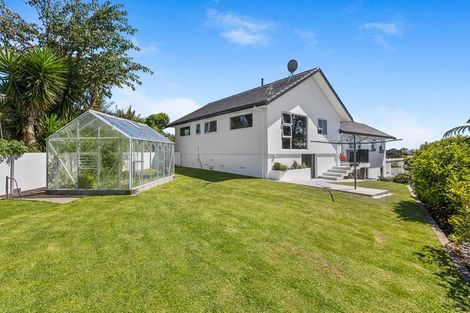 Photo of property in 7a Caledonia Place, Highlands Park, New Plymouth, 4312