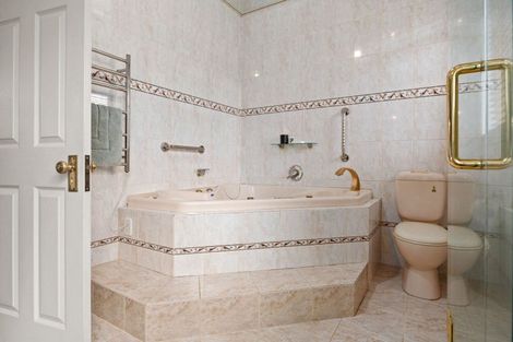 Photo of property in 17 Te Puroa Place, Huntington, Hamilton, 3210