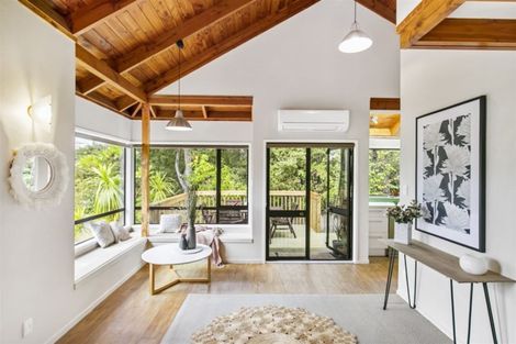 Photo of property in 2 Menear Lane, Hillcrest, Auckland, 0627