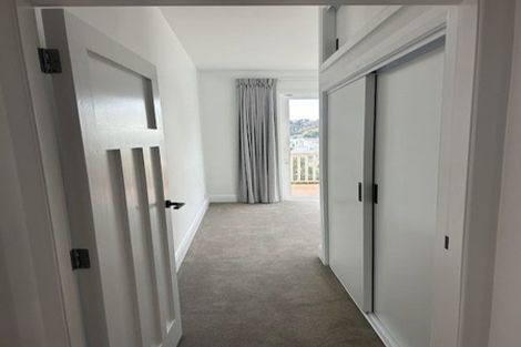 Photo of property in 10a Oriental Terrace, Mount Victoria, Wellington, 6011