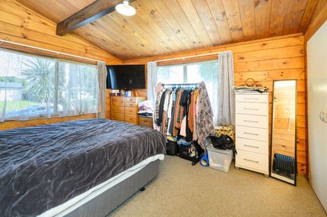 Photo of property in 9 Alma Place, Milson, Palmerston North, 4414