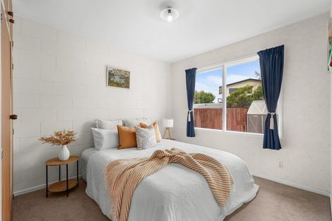 Photo of property in 1/6 Valerie Place, Redwood, Christchurch, 8051