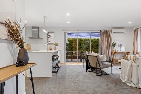Photo of property in 40 Pentonville Close, Westmorland, Christchurch, 8025