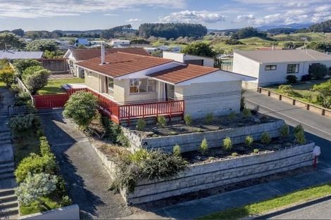 Photo of property in 56 Toi Street, Otaki Beach, Otaki, 5512