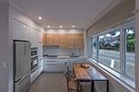 Photo of property in Fountain Court, 16/48u Oriental Parade, Oriental Bay, Wellington, 6011