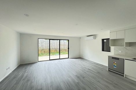 Photo of property in 26-28 Pomaria Road, Henderson, Auckland, 0610