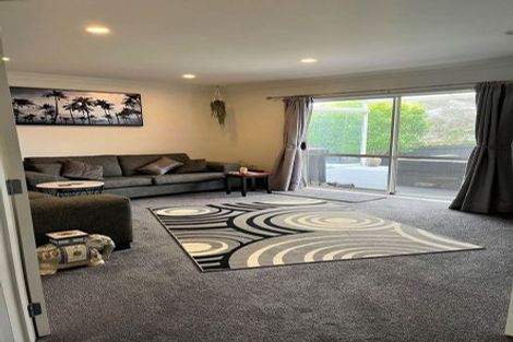 Photo of property in 6 Stroud Place, Henderson, Auckland, 0612