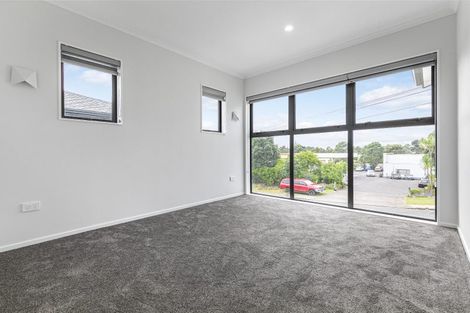 Photo of property in 84 Godley Road, Green Bay, Auckland, 0604