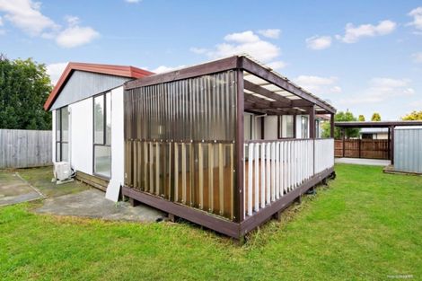 Photo of property in 8 Cameron Place, Ranui, Auckland, 0612