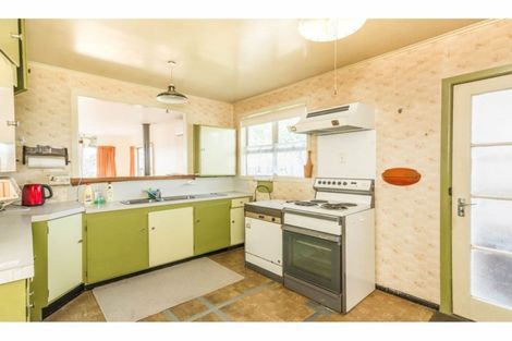 Photo of property in 8 Sarona Avenue, Glen Eden, Auckland, 0602